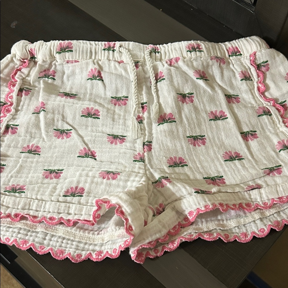 Old Navy White Floral Shorts